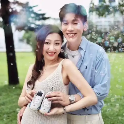 结婚六年努力造人,终于成功顺产生b相爱多年感情羡煞旁人