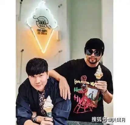 冻龄男神周杰伦林志颖林俊杰萧敬腾聚会,狂自拍,狂发朋友圈