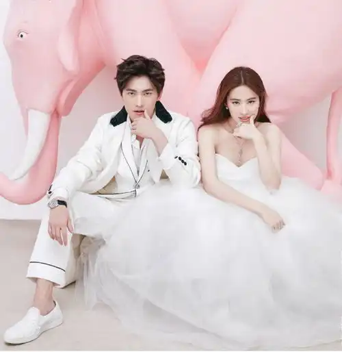 刘亦菲的伴娘装再好看也及不上她的婚纱照啊
