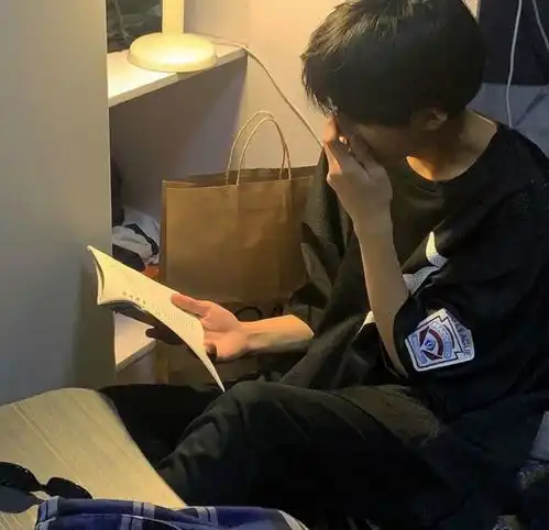 小众高级感的男生头像