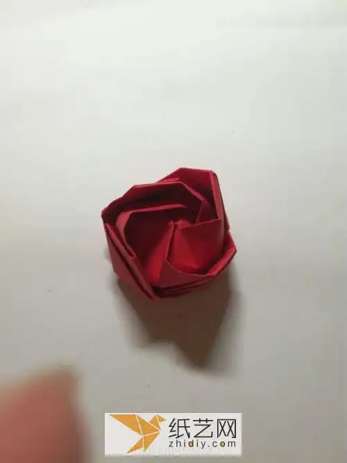 详细完整容易学习的折纸玫瑰花折法情人节手工折纸玫瑰教程