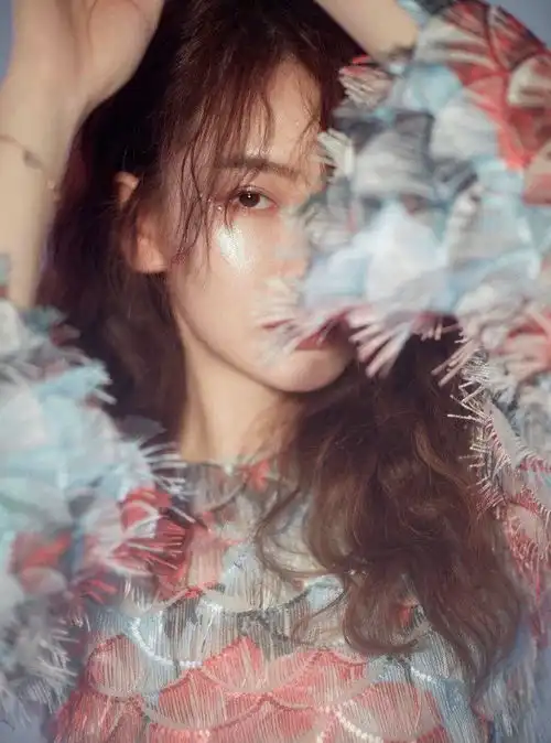 李承铉给戚薇化妆,怕是太久没挨打还好戚薇能hold住