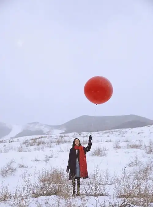 张钧甯春日写真,上演不一样的美感,粉丝热议