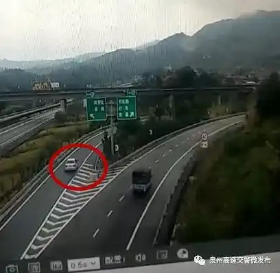 停车倒车直角转弯这男子居然在泉南高速路上练车结果....
