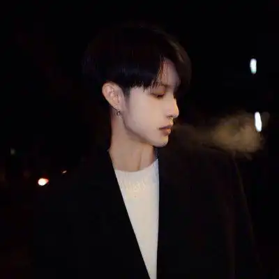 2023帅气斯文的精致男生头像