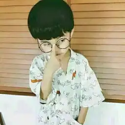 求这张女孩子的情侣头像要清晰的