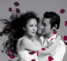 陆毅鲍蕾演绎玫瑰情人节拍写真亲密拥吻