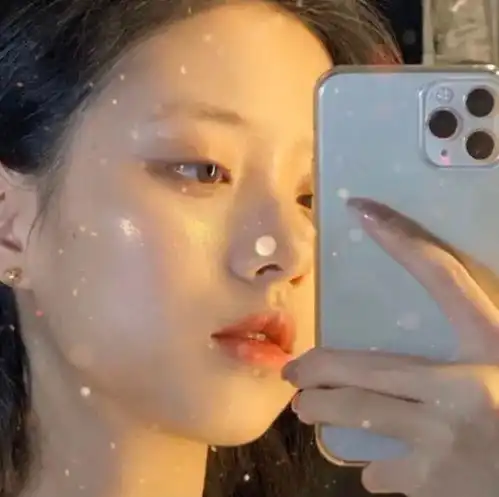 如同鬼怪一样,我孤独的度过这漫漫长日,等着晨曦映衬在我脑海里,等着让我砰砰作响的初恋,孤独,又灿烂着中田裕