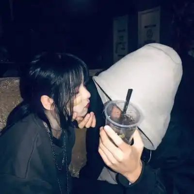 哪都别去.就留在我身边.我爱你.