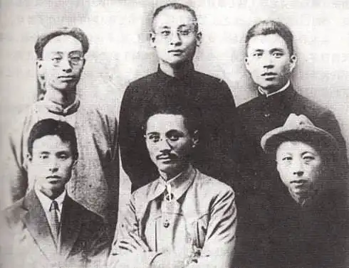 男人到30岁不想窝囊一辈子,这7本书不睡也要看完,改变一切