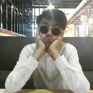 眼镜屌爆了