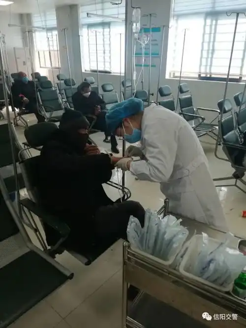辅警丈夫与护士妻子的战疫故事