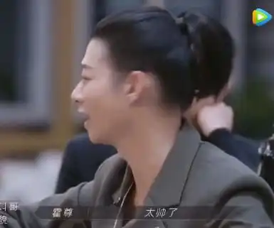 当红明星夫妻再上热搜,丈夫当全职奶爸抑郁哭泣,但依旧爱得热烈