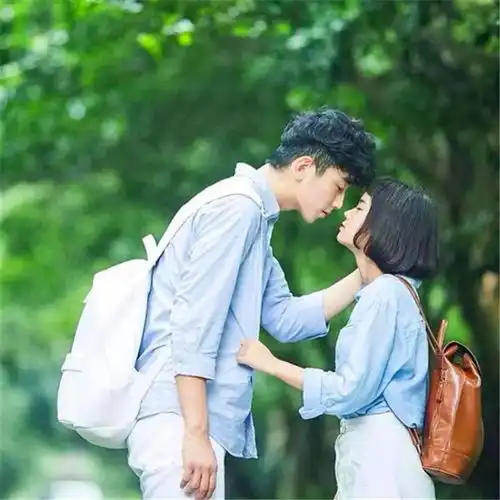 男人下班后打游戏,被女人破口大骂,网友穷就会卑微