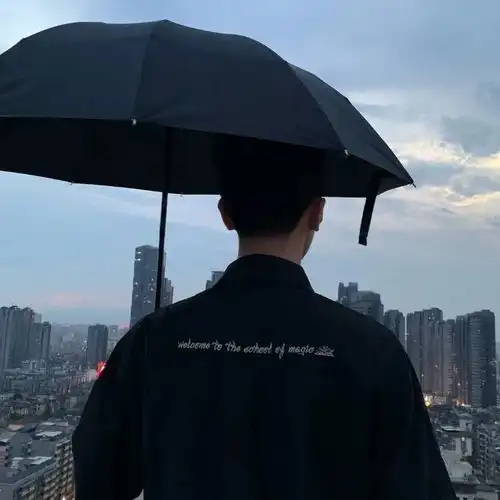 个性真人男生头像春天对我来说有盼头有意义