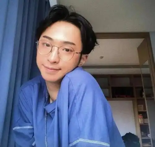 伊能静18岁儿子穿女装,妆容精致身材姣好,网友下一个金星