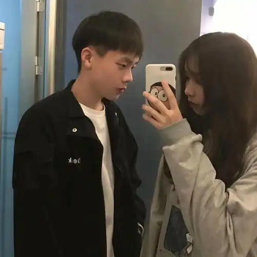 情侣头像丨任何没有你的时刻,我都觉得在虚度光阴