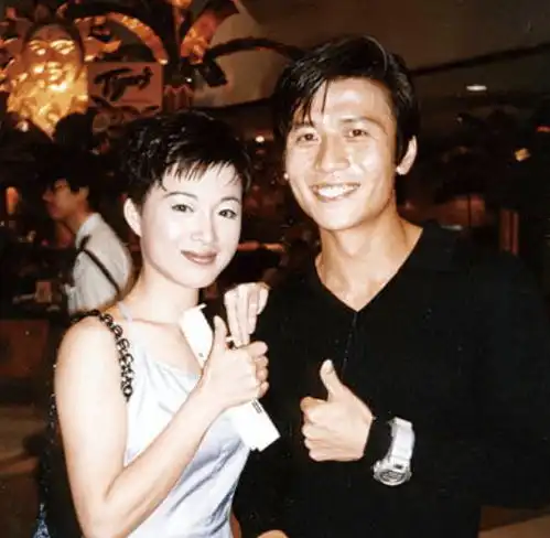 51岁唐文龙现身上海寻根,家乡话标准获好感,颜值冻龄至今未婚